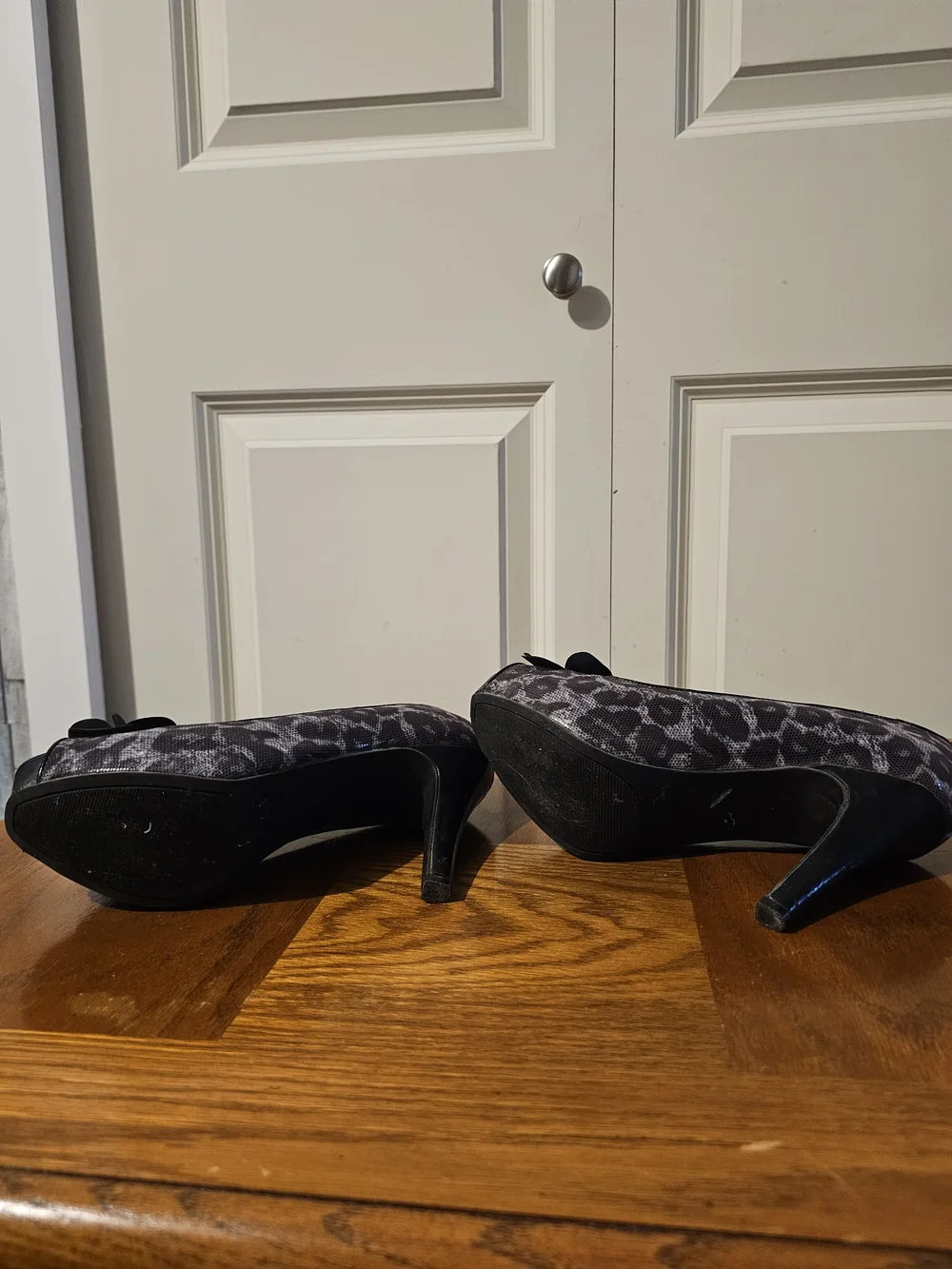 Nine & CO.Black Spotted Bow Peep-Toe Platform High Heels Size 8